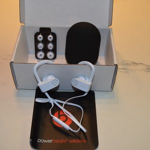 Apple powerbeats3 wireless ear phones